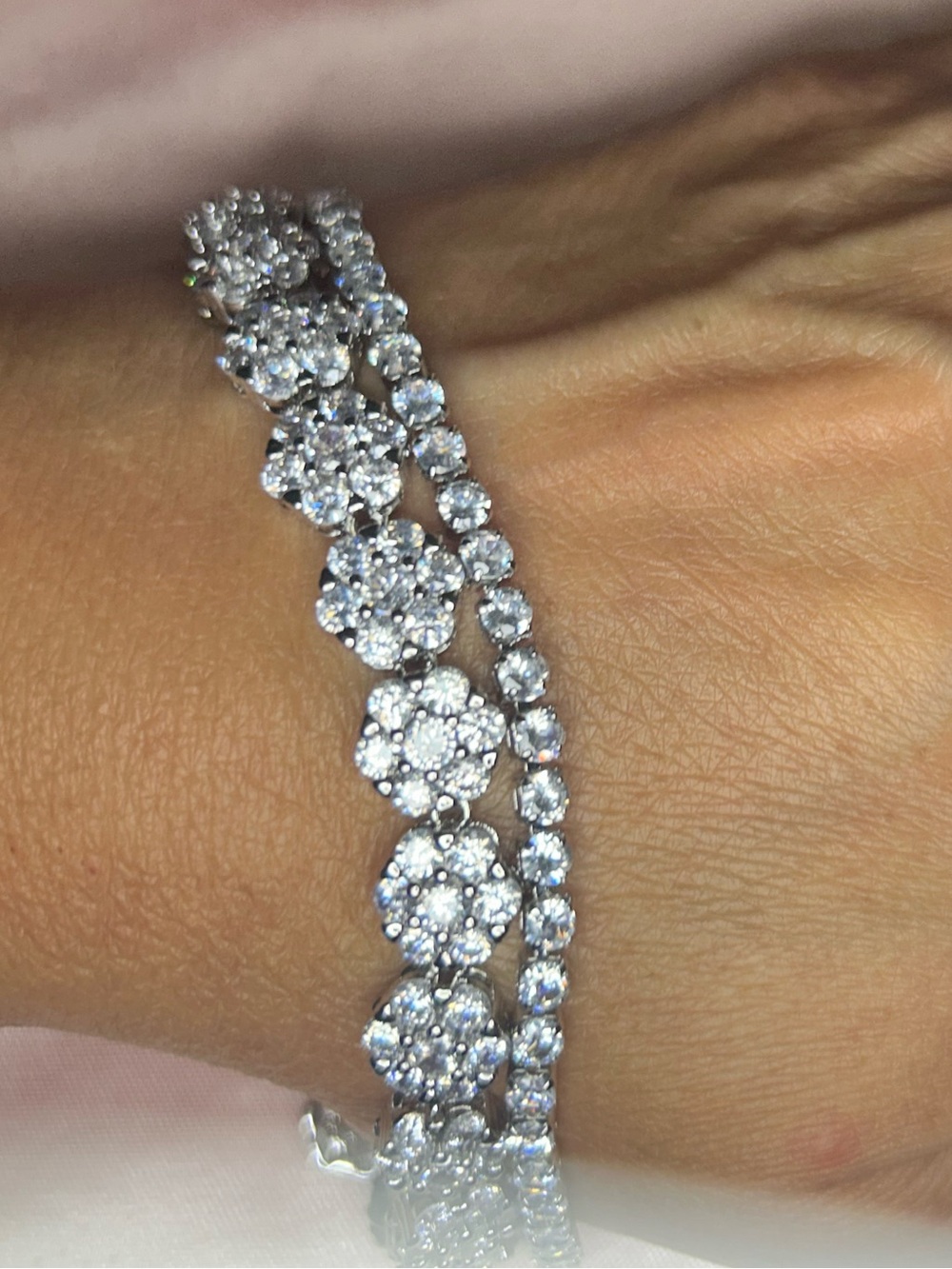 Sparkling White Crystal Tennis Bracelet - Elegant Women's Jewelry